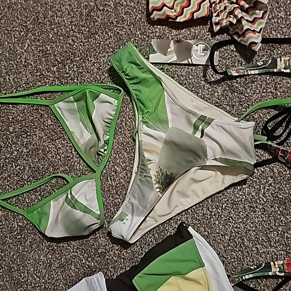 Bikini sets - Picture 4 of 13